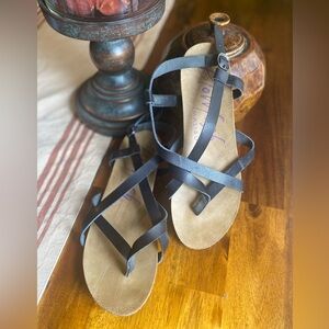 EUC Blowfish Malibu Leather Strappy Sandals